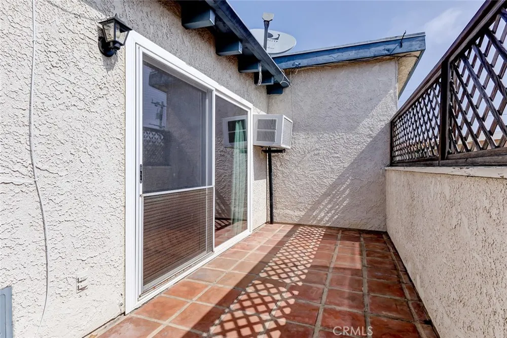 2219 Curtis #C Redondo Beach, CA 90278