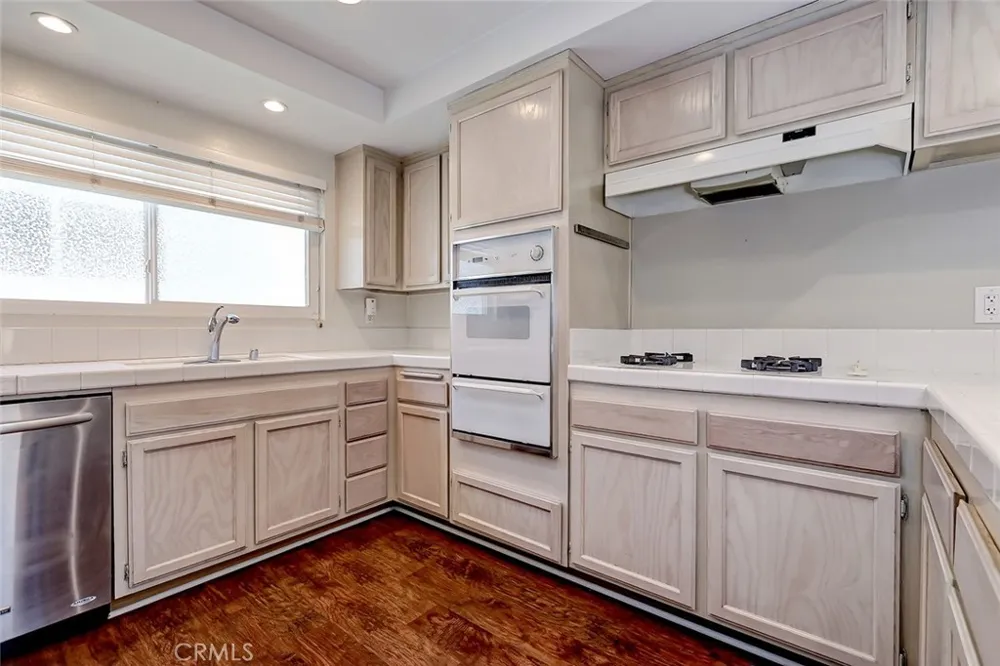 2219 Curtis #C Redondo Beach, CA 90278
