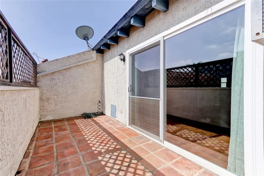 2219 Curtis #C Redondo Beach, CA 90278