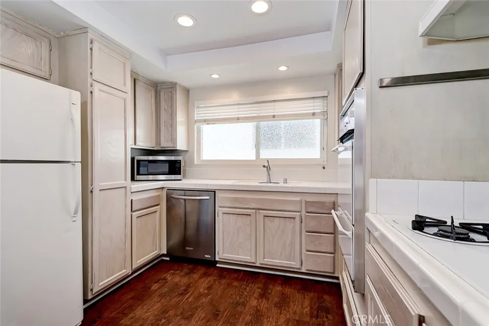2219 Curtis #C Redondo Beach, CA 90278