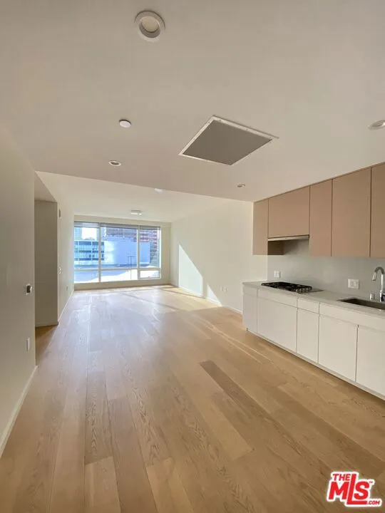 877 Francisco Street #607 Los Angeles, CA 90017