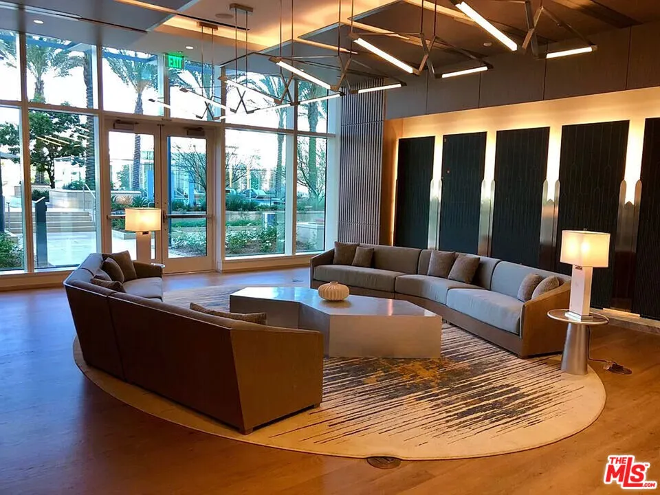 877 Francisco Street #607 Los Angeles, CA 90017