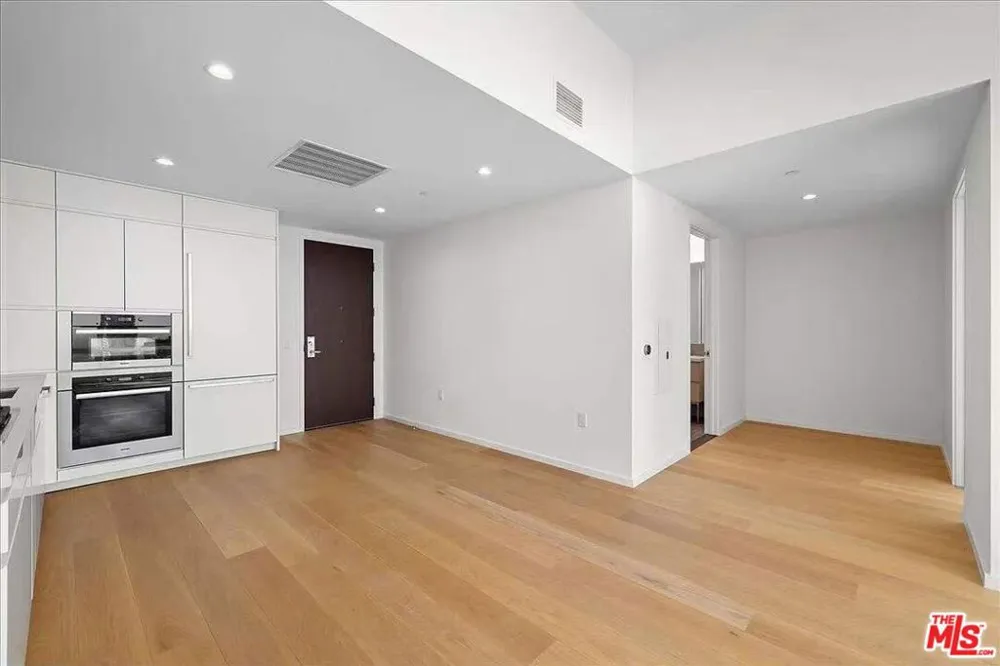 877 Francisco Street #607 Los Angeles, CA 90017