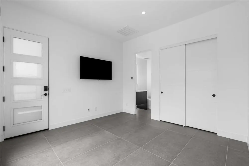 161 Holliday Way Palm Springs, CA 92262