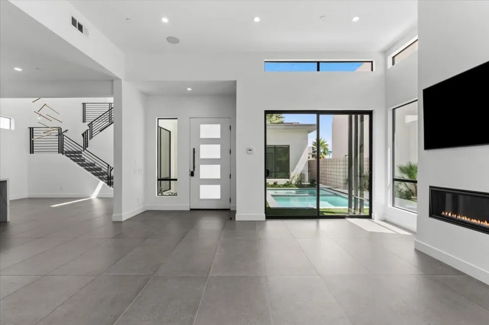 161 Holliday Way Palm Springs, CA 92262