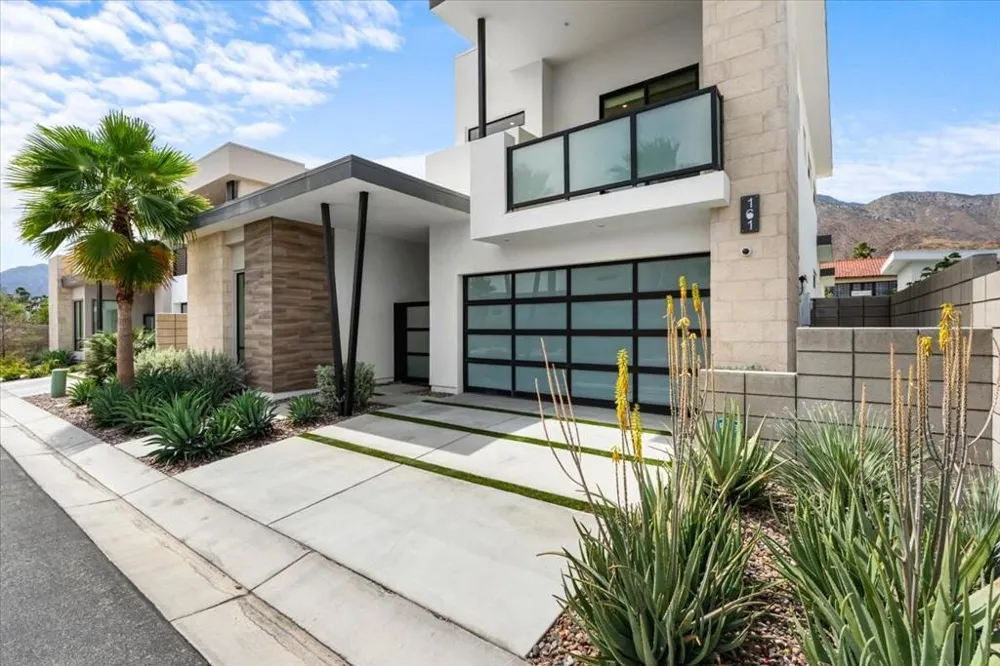 161 Holliday Way Palm Springs, CA 92262