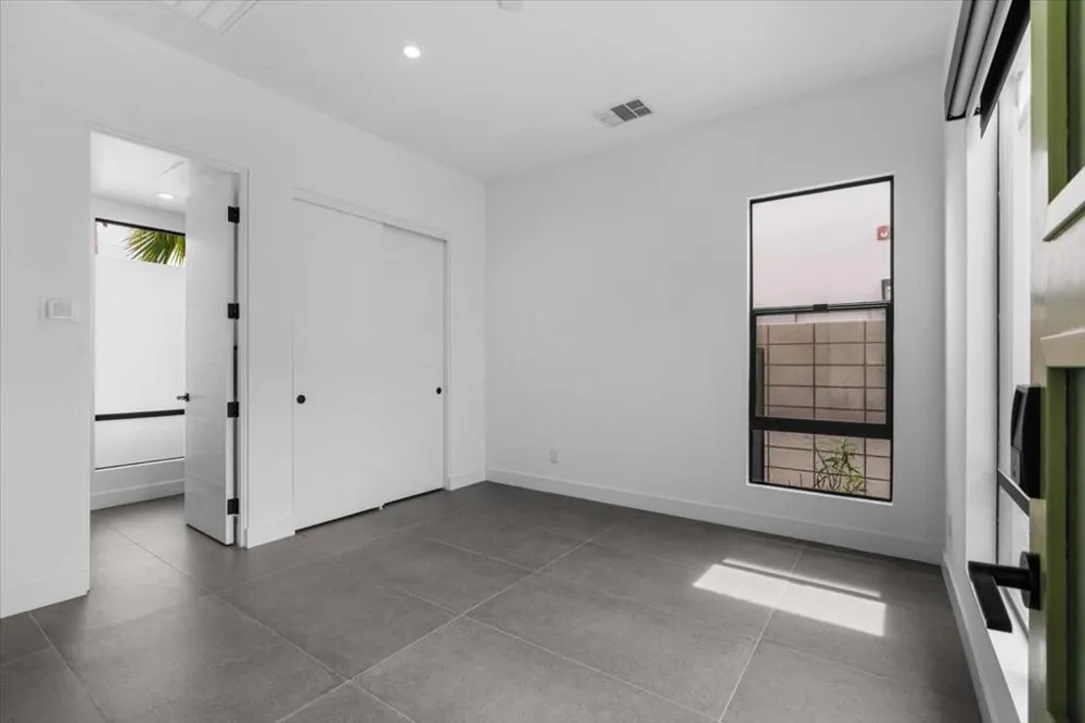 161 Holliday Way Palm Springs, CA 92262