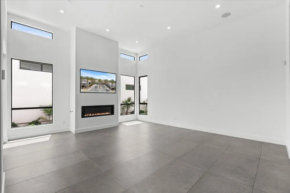 161 Holliday Way Palm Springs, CA 92262