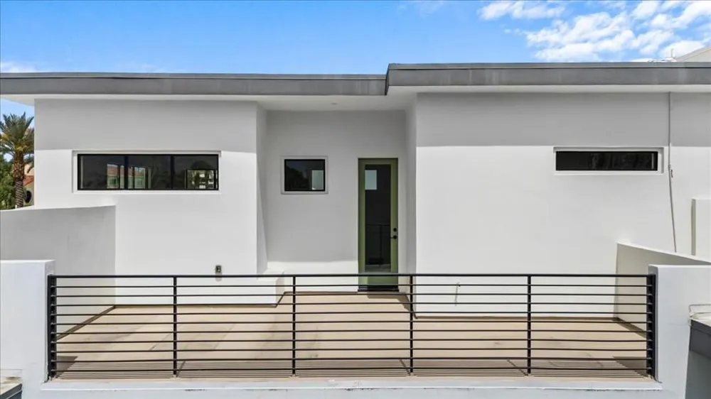 161 Holliday Way Palm Springs, CA 92262