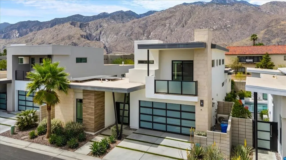 161 Holliday Way Palm Springs, CA 92262