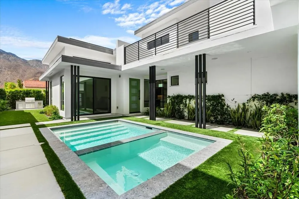 161 Holliday Way Palm Springs, CA 92262