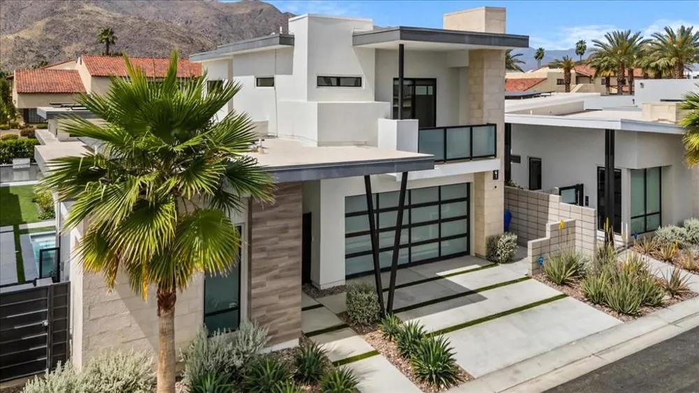 161 Holliday Way Palm Springs, CA 92262