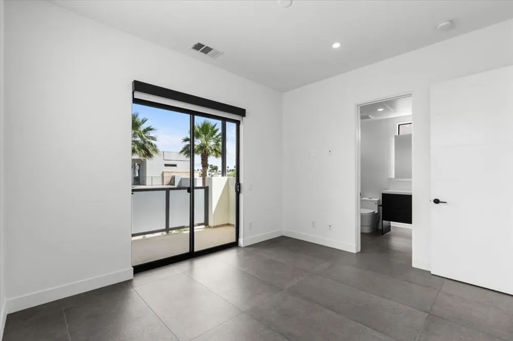161 Holliday Way Palm Springs, CA 92262