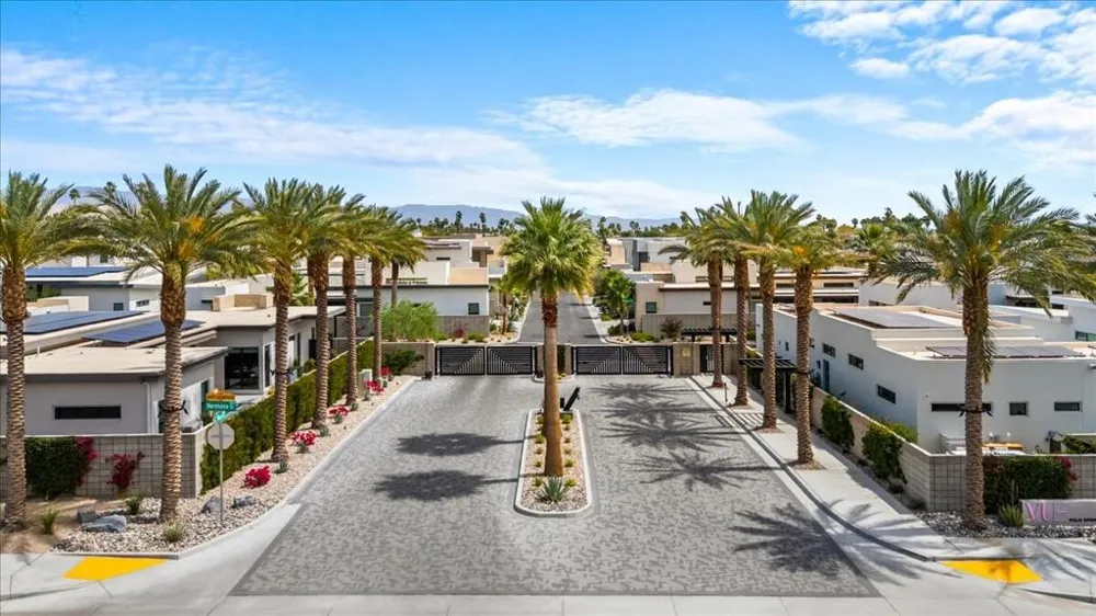 161 Holliday Way Palm Springs, CA 92262