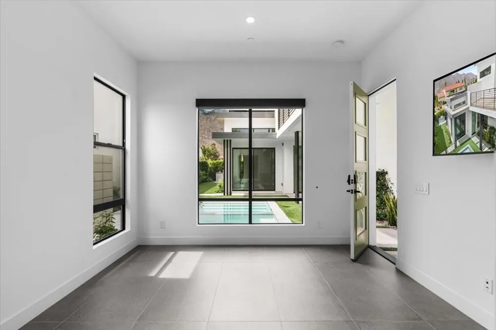 161 Holliday Way Palm Springs, CA 92262