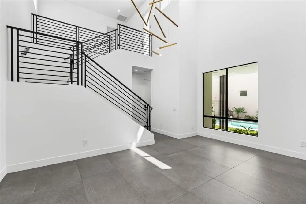 161 Holliday Way Palm Springs, CA 92262