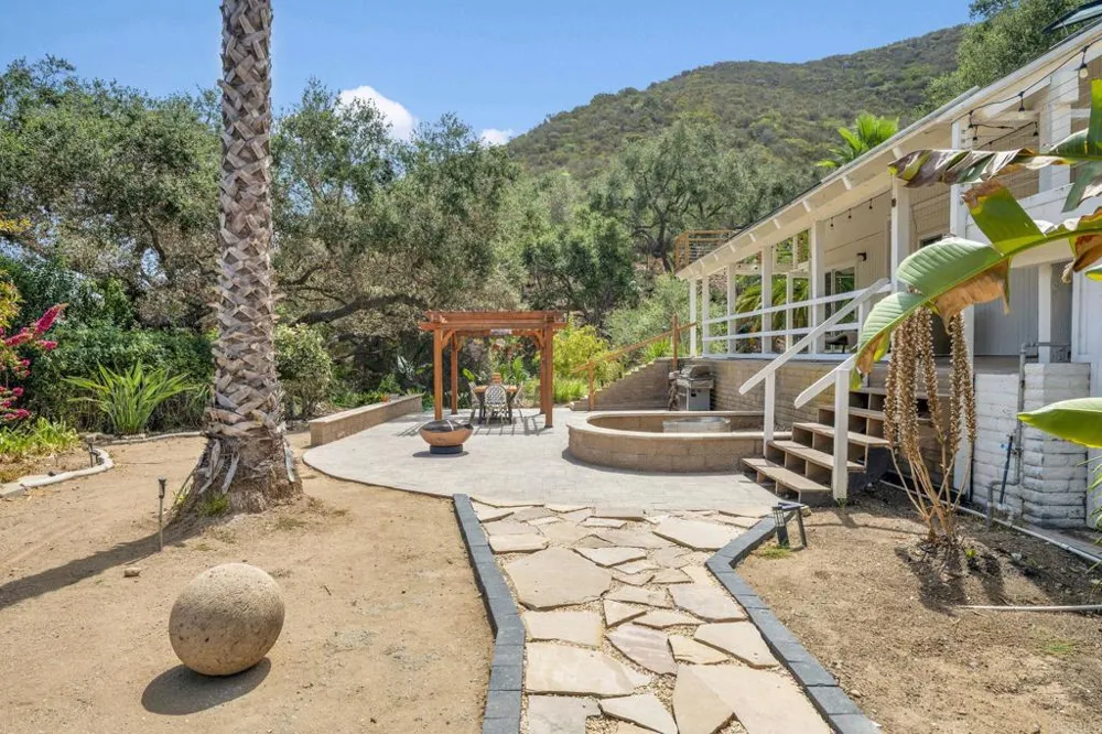 9419 Mount Israel Road Escondido, CA 92029