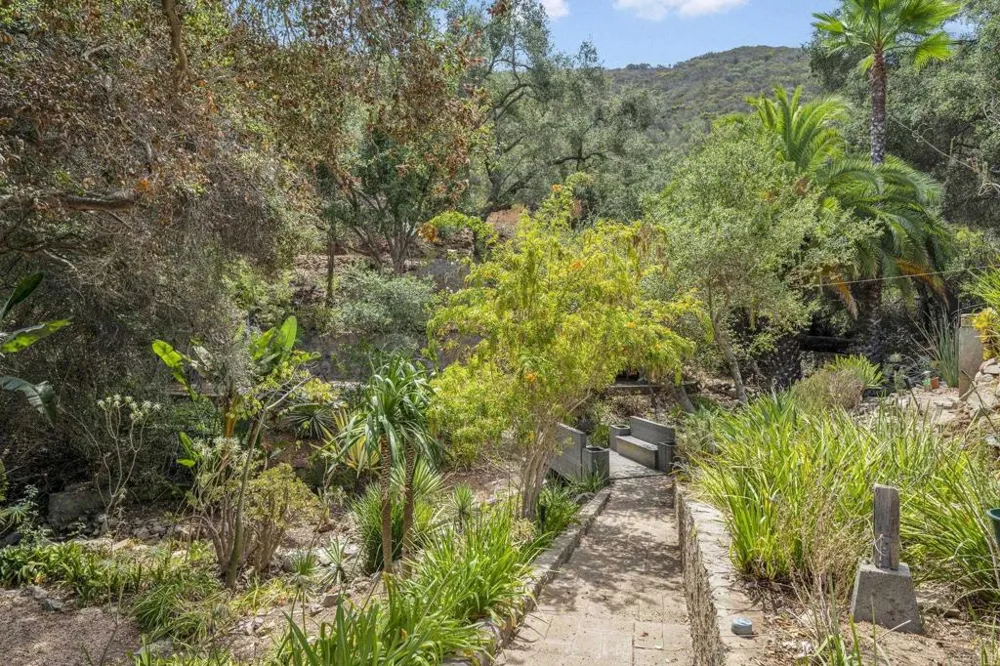 9419 Mount Israel Road Escondido, CA 92029