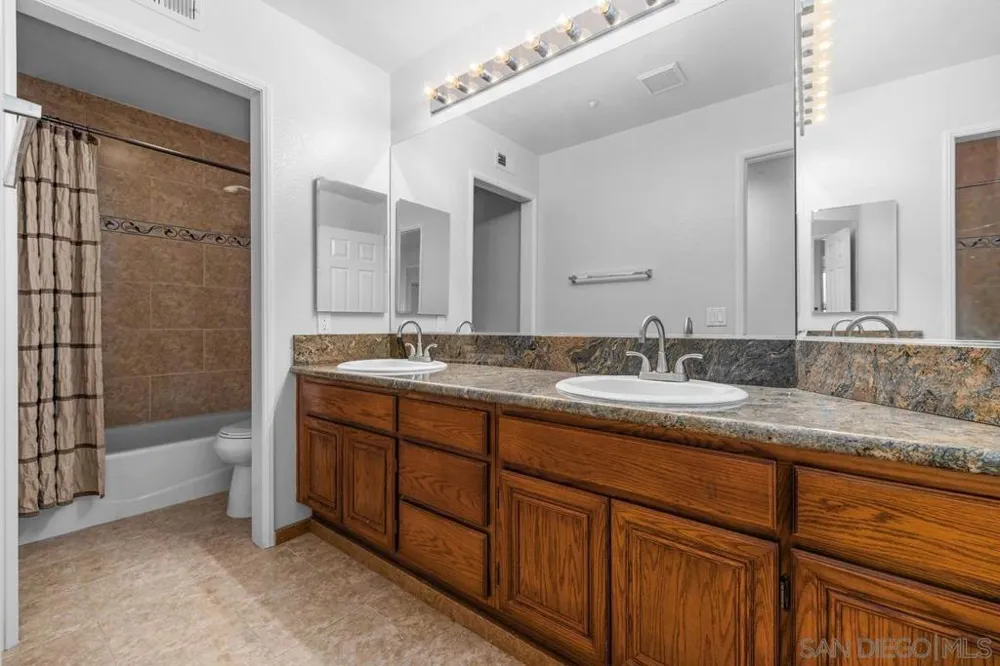 9910 Mollie Santee, CA 92071