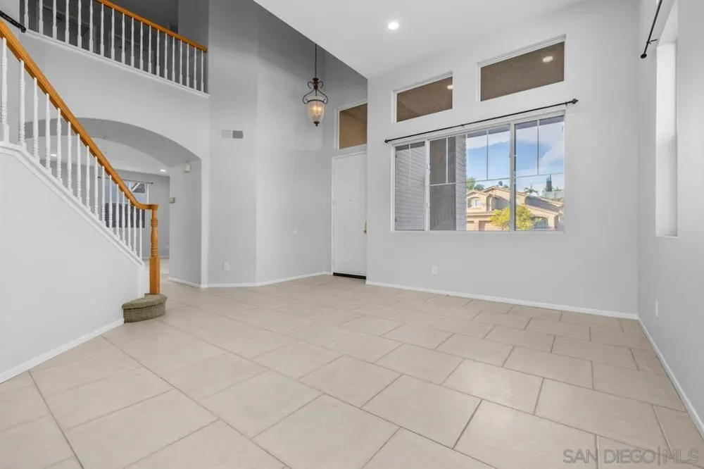9910 Mollie Santee, CA 92071