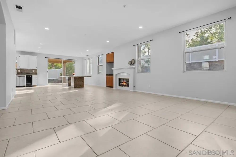 9910 Mollie Santee, CA 92071