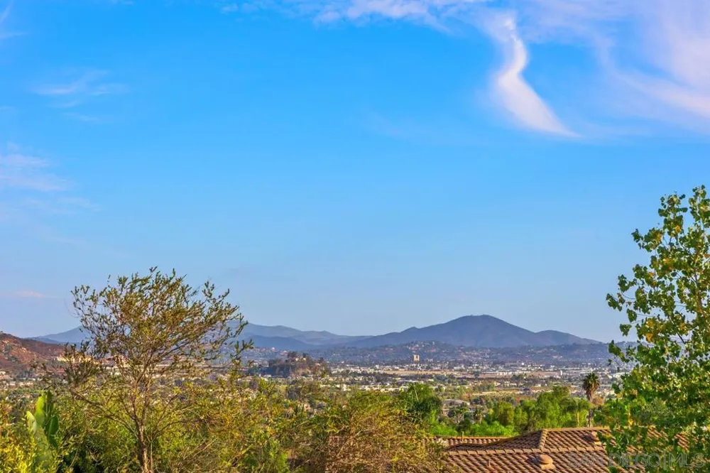 9910 Mollie Santee, CA 92071