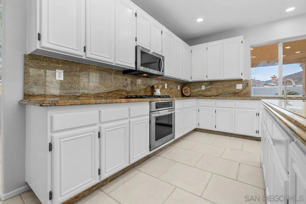9910 Mollie Santee, CA 92071