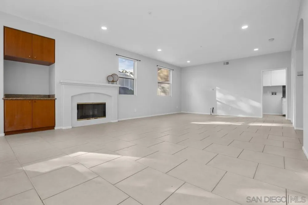 9910 Mollie Santee, CA 92071