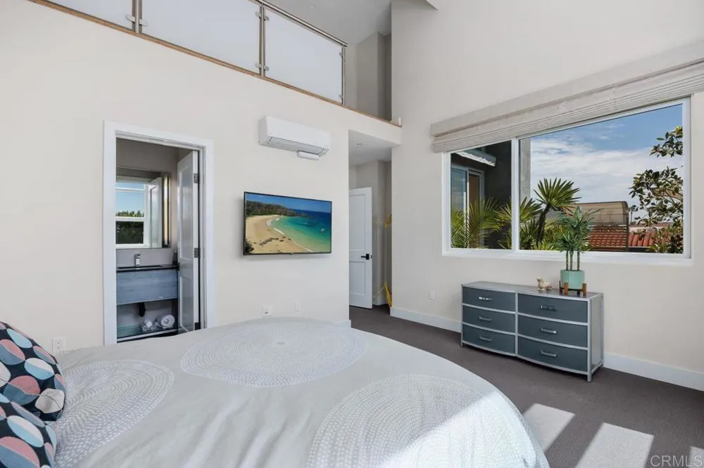 2687 State Street Carlsbad, CA 92008