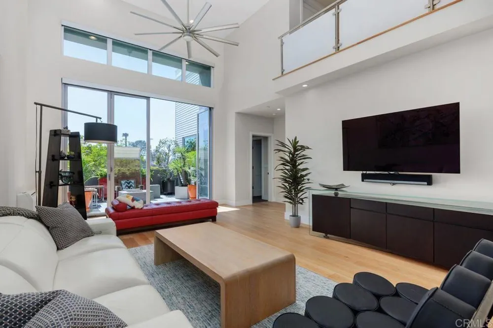 2687 State Street Carlsbad, CA 92008
