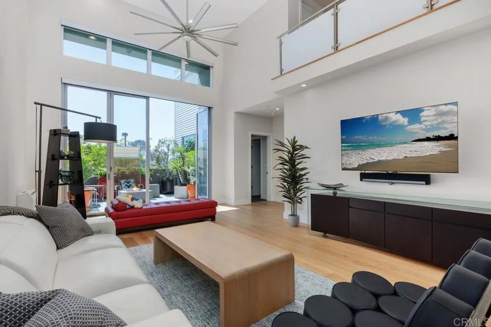 2687 State Street Carlsbad, CA 92008