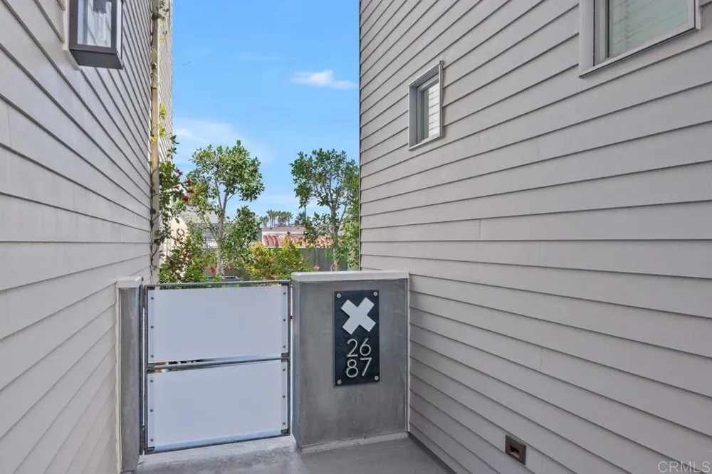 2687 State Street Carlsbad, CA 92008