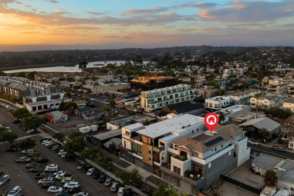 2687 State Street Carlsbad, CA 92008