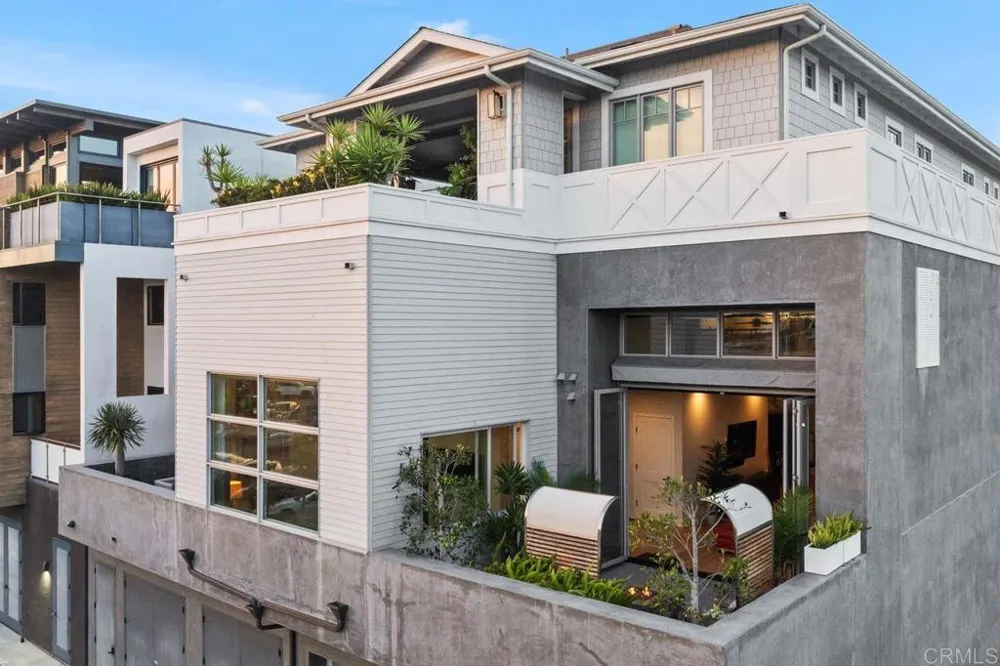 2687 State Street Carlsbad, CA 92008