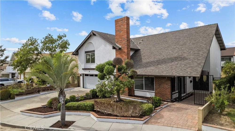 5437 Vista Fortuna Cypress, CA 90630