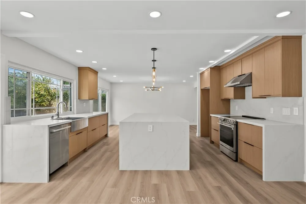 5437 Vista Fortuna Cypress, CA 90630