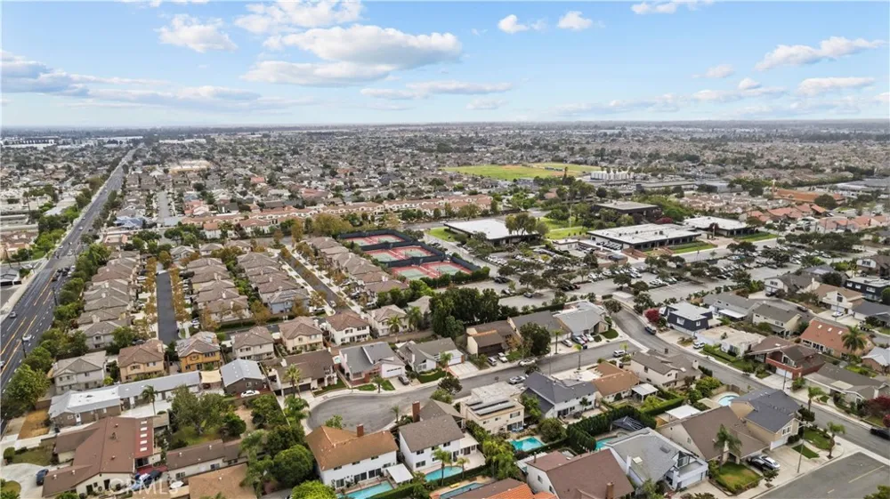 5437 Vista Fortuna Cypress, CA 90630