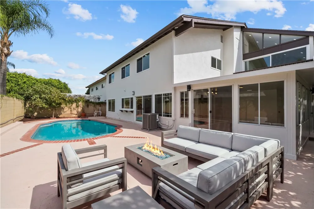 5437 Vista Fortuna Cypress, CA 90630