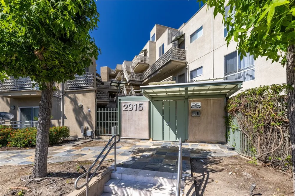 2915 Montrose Avenue #430 Glendale, CA 91214