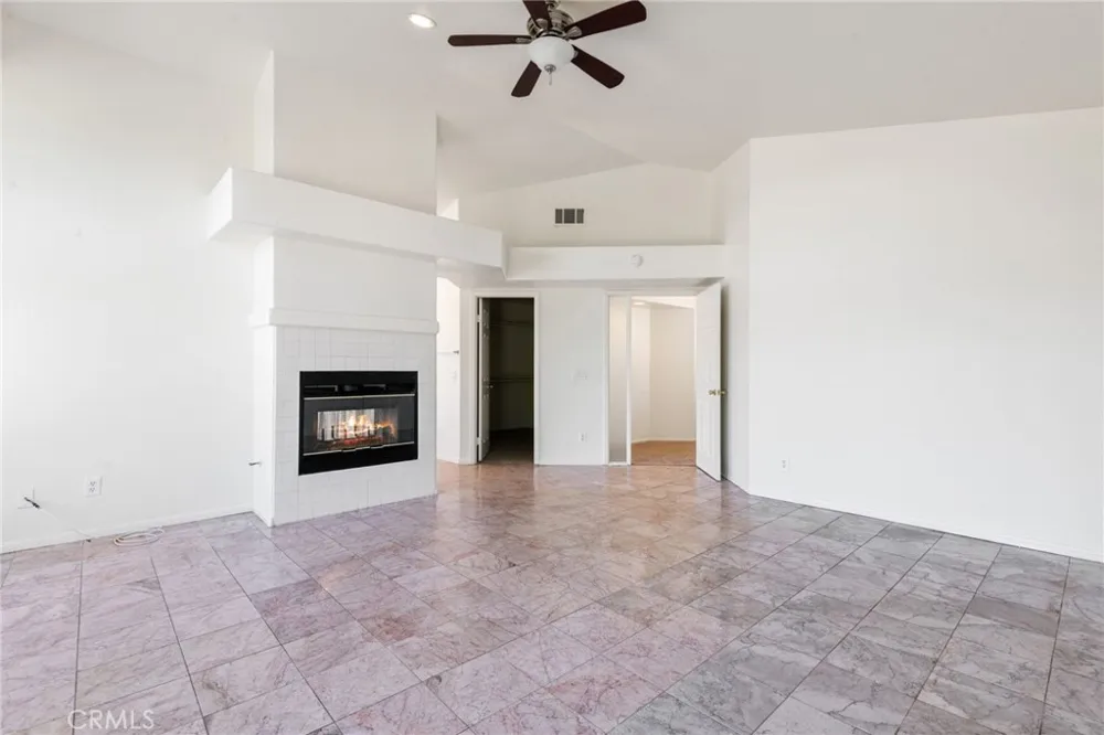 20516 Marcus Riverside, CA 92508