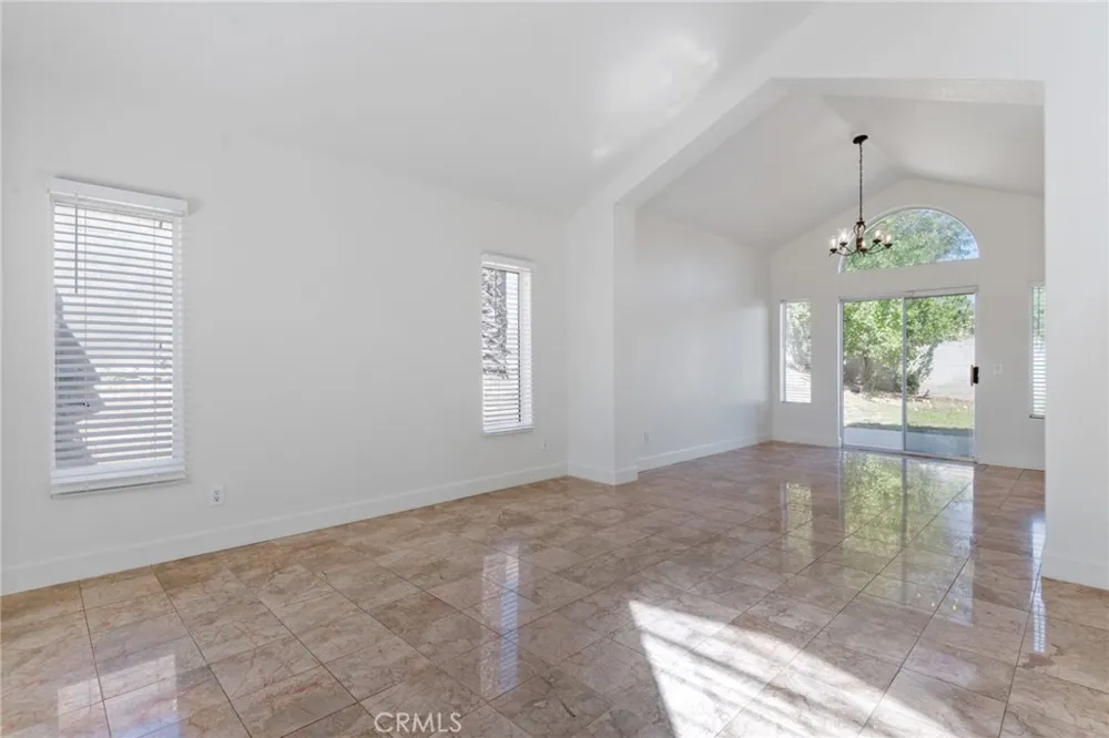 20516 Marcus Riverside, CA 92508