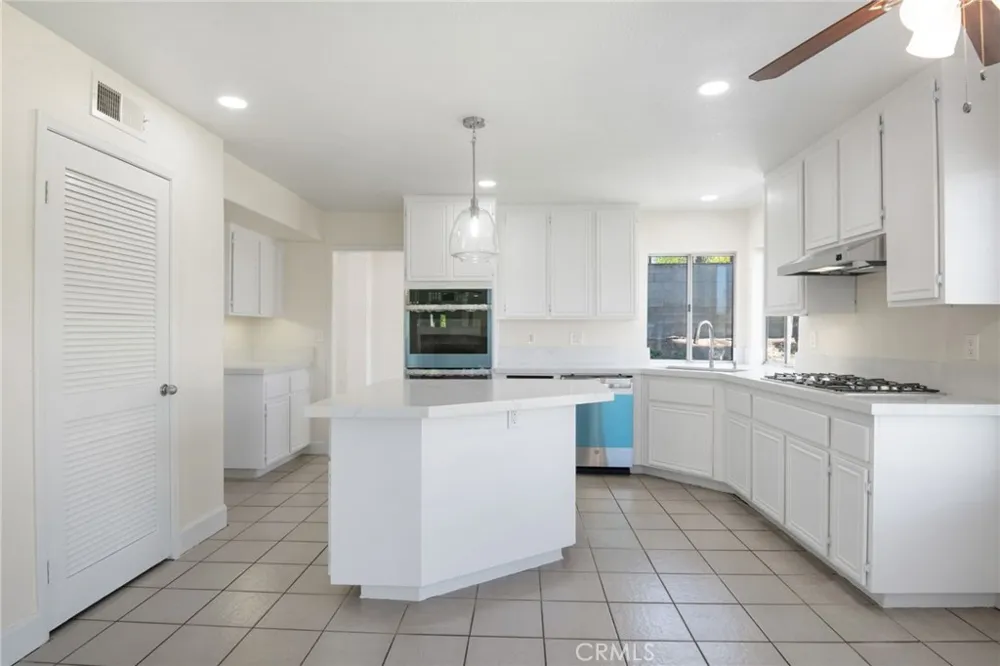 20516 Marcus Riverside, CA 92508