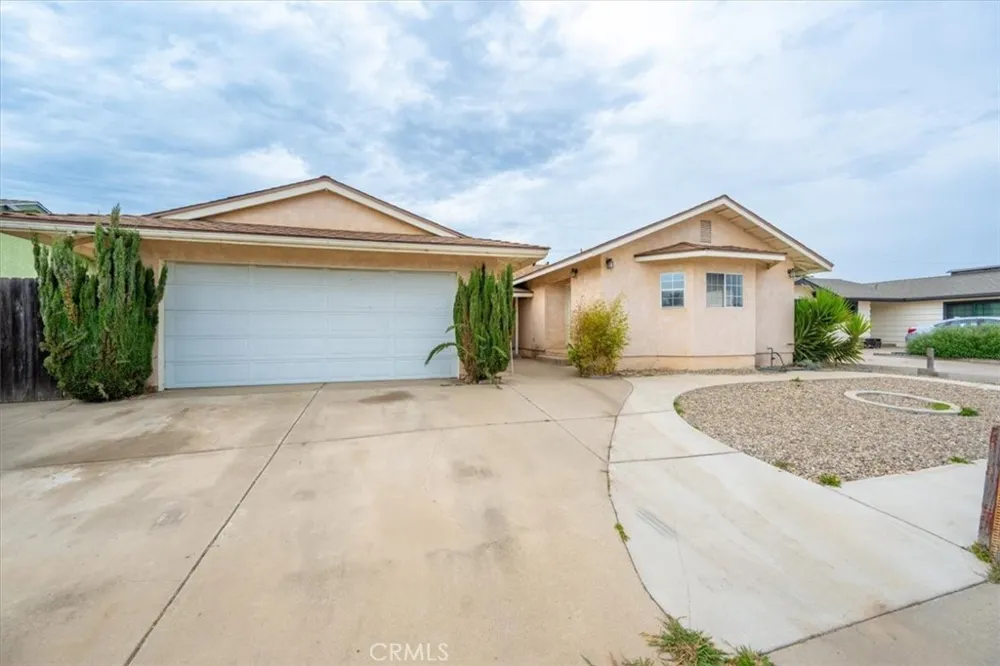 2017 Sandalwood Santa Maria, CA 93455