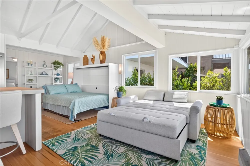 2955 Terry Laguna Beach, CA 92651