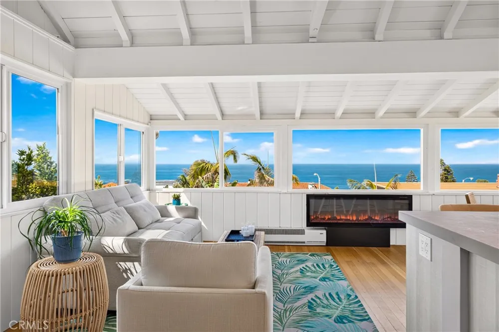 2955 Terry Laguna Beach, CA 92651