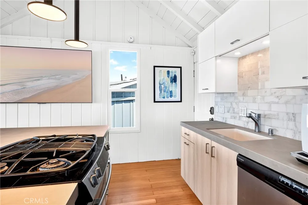 2955 Terry Laguna Beach, CA 92651