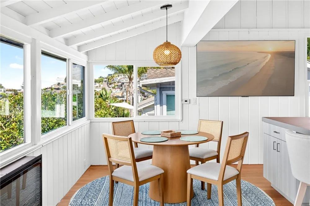 2955 Terry Laguna Beach, CA 92651
