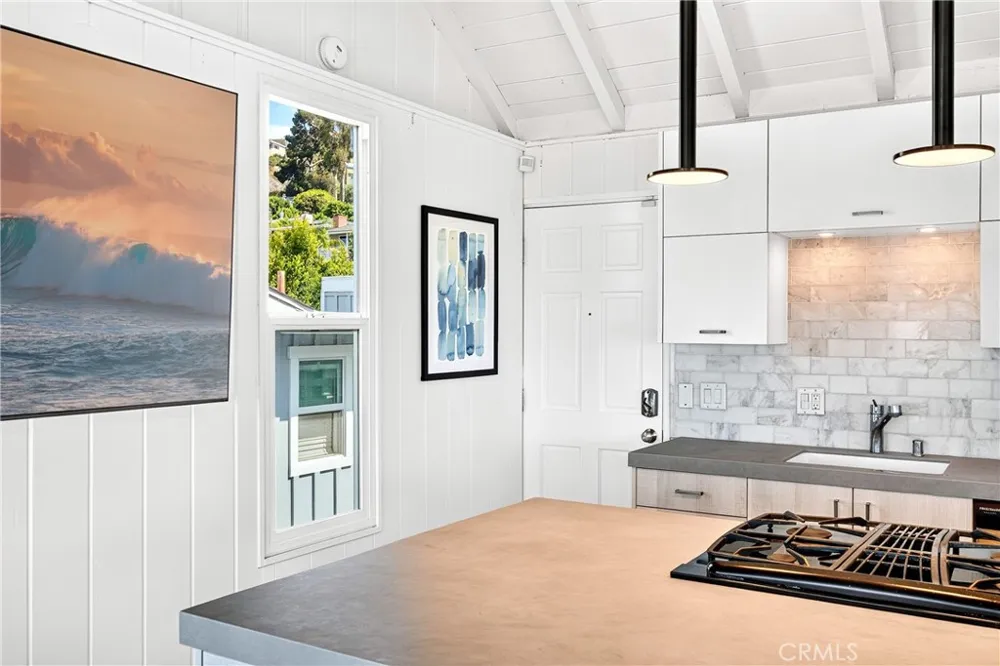 2955 Terry Laguna Beach, CA 92651