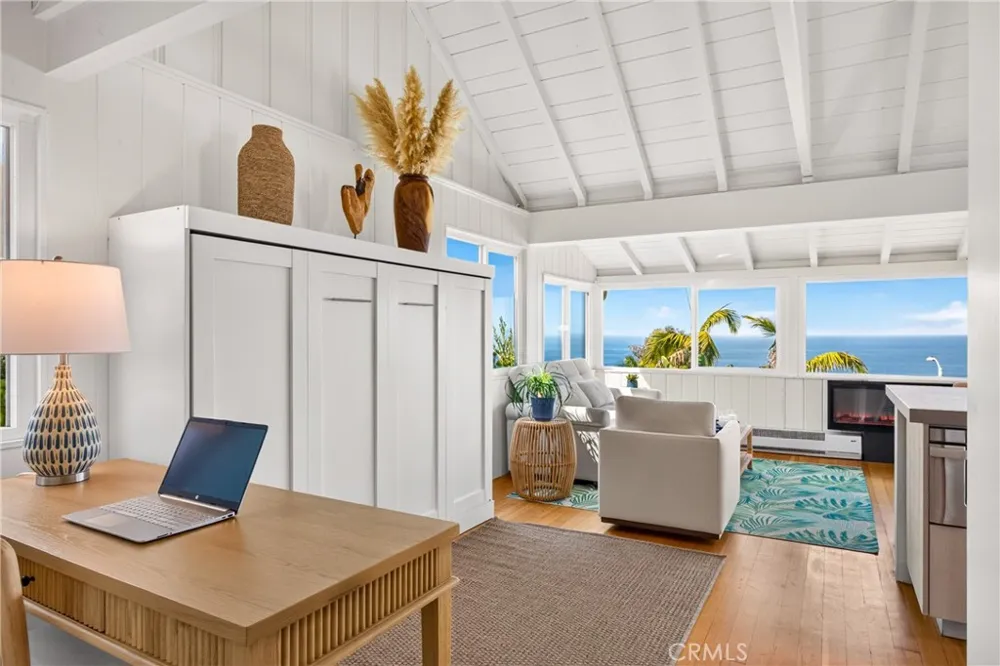 2955 Terry Laguna Beach, CA 92651