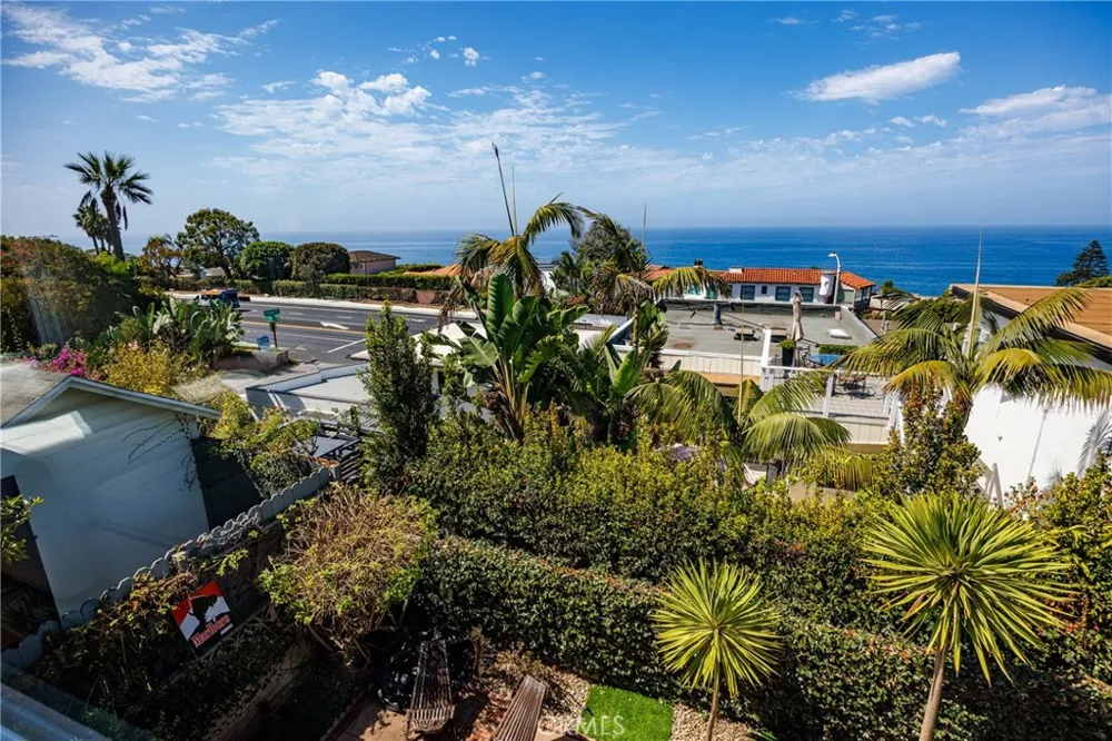 2955 Terry Laguna Beach, CA 92651